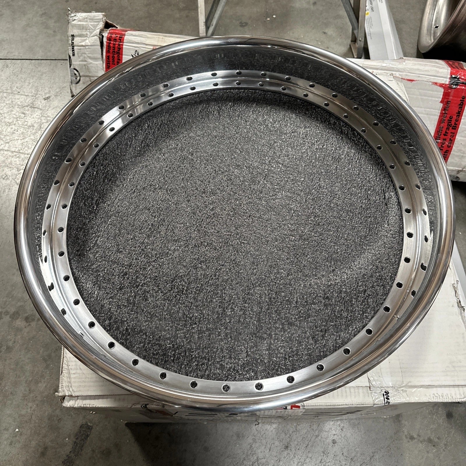 24" × 3” Outer Reverse Lip Hi-Polished, 40H US
