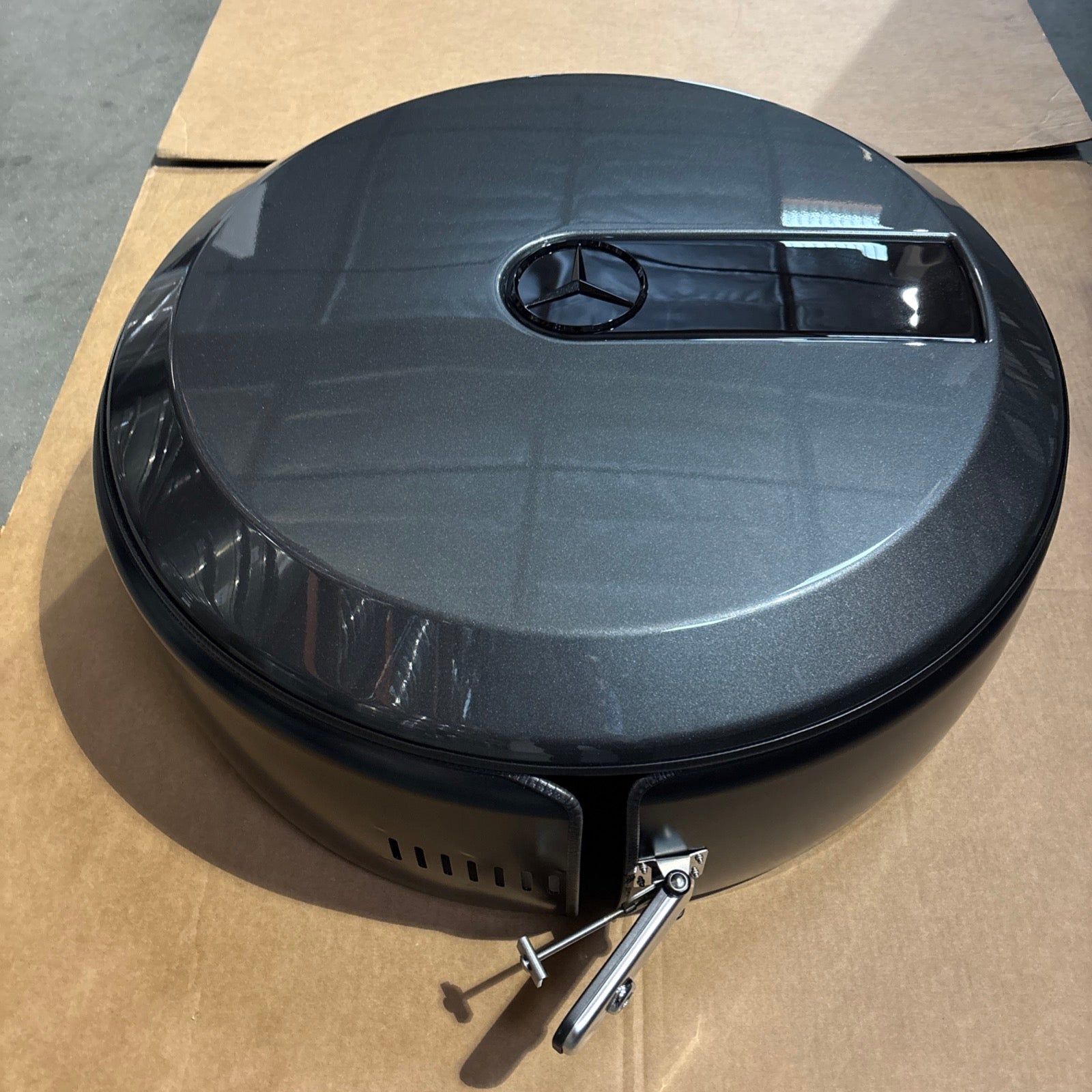 Mercedes Benz G-Wagon Spare Tire Cover Grey Metallic And Matte Black Tire Ring OEM W463
